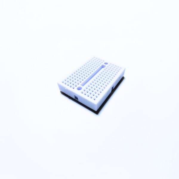 chipglobe-breadboard-170-kontakte-4 Breadboard 170 Kontakte Detailansicht