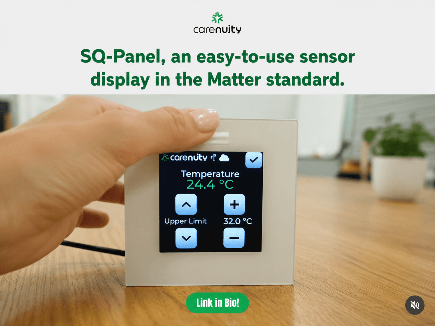 Carenuity SQ Panel mit Touchdisplay zur Anzeige und Bedienung von Luftqualität, Temperatur und weiteren Raumdaten